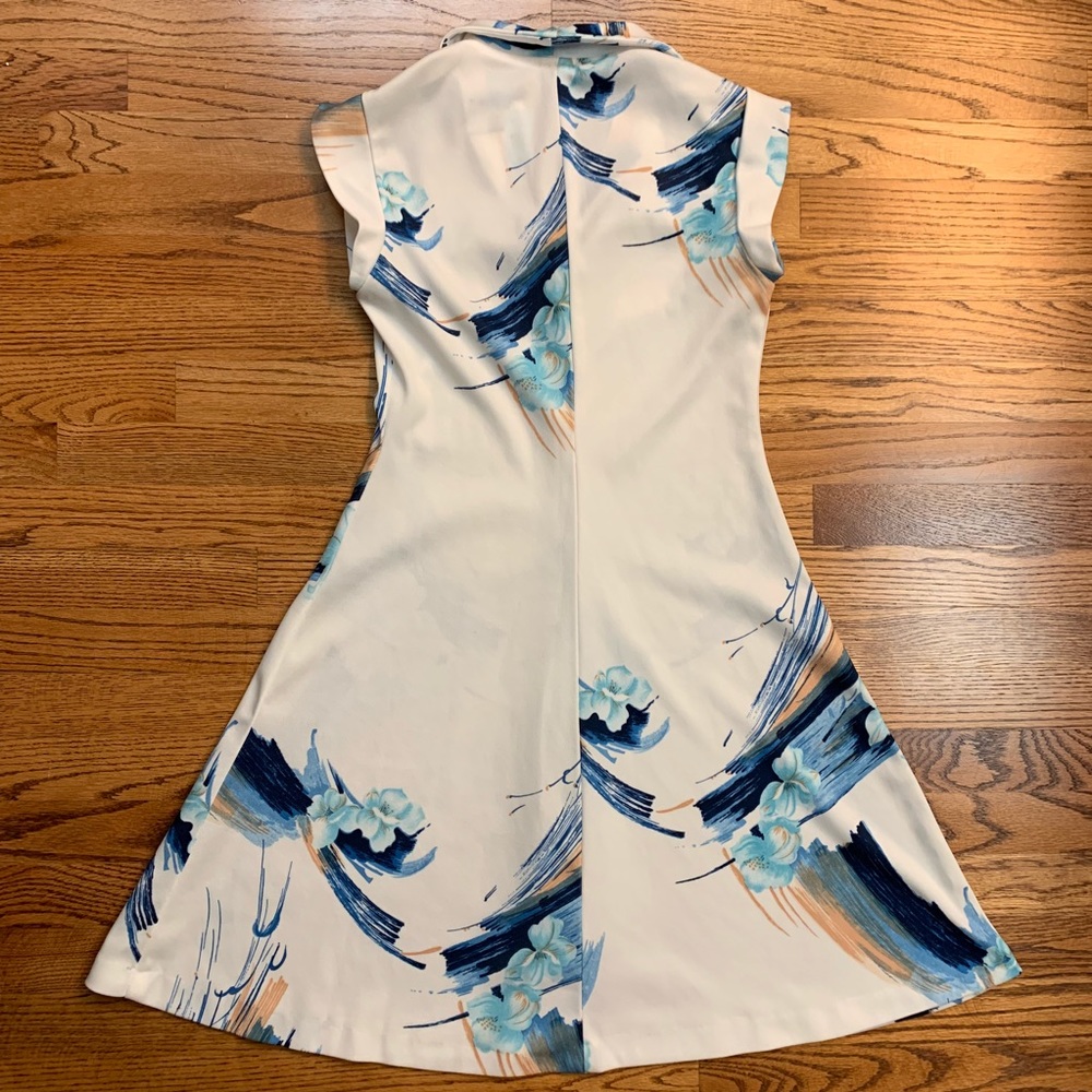Vintage white dress with floral - Picture 2 of 4